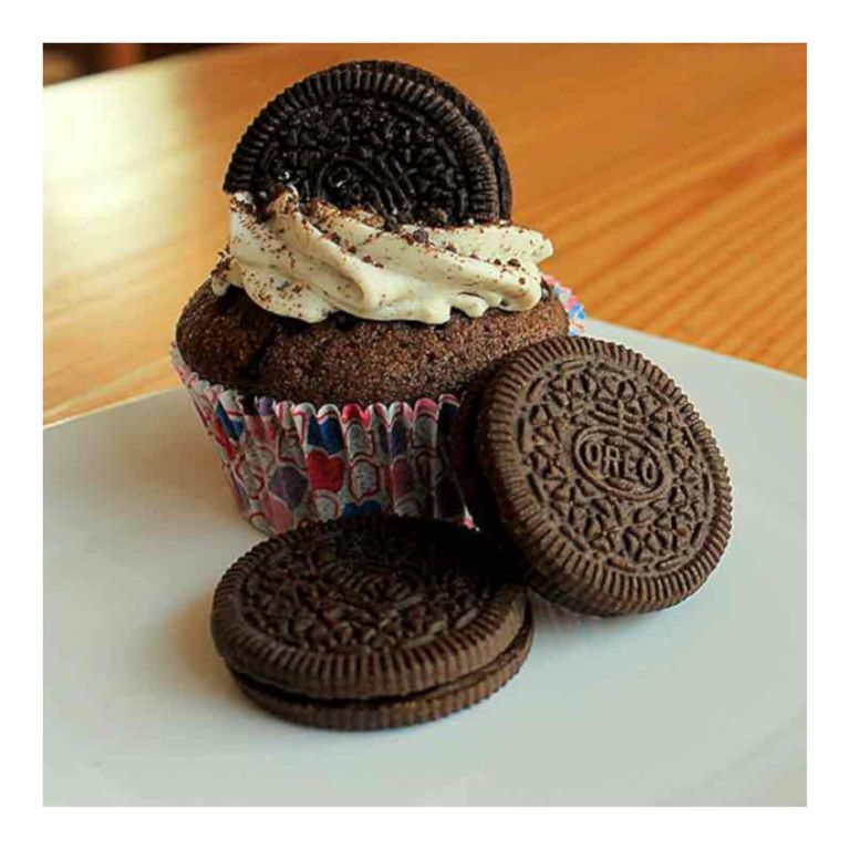 Classic Oreo Fudge Cupcake